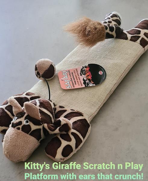 Giraffe - Kitty's play n scratch platform
